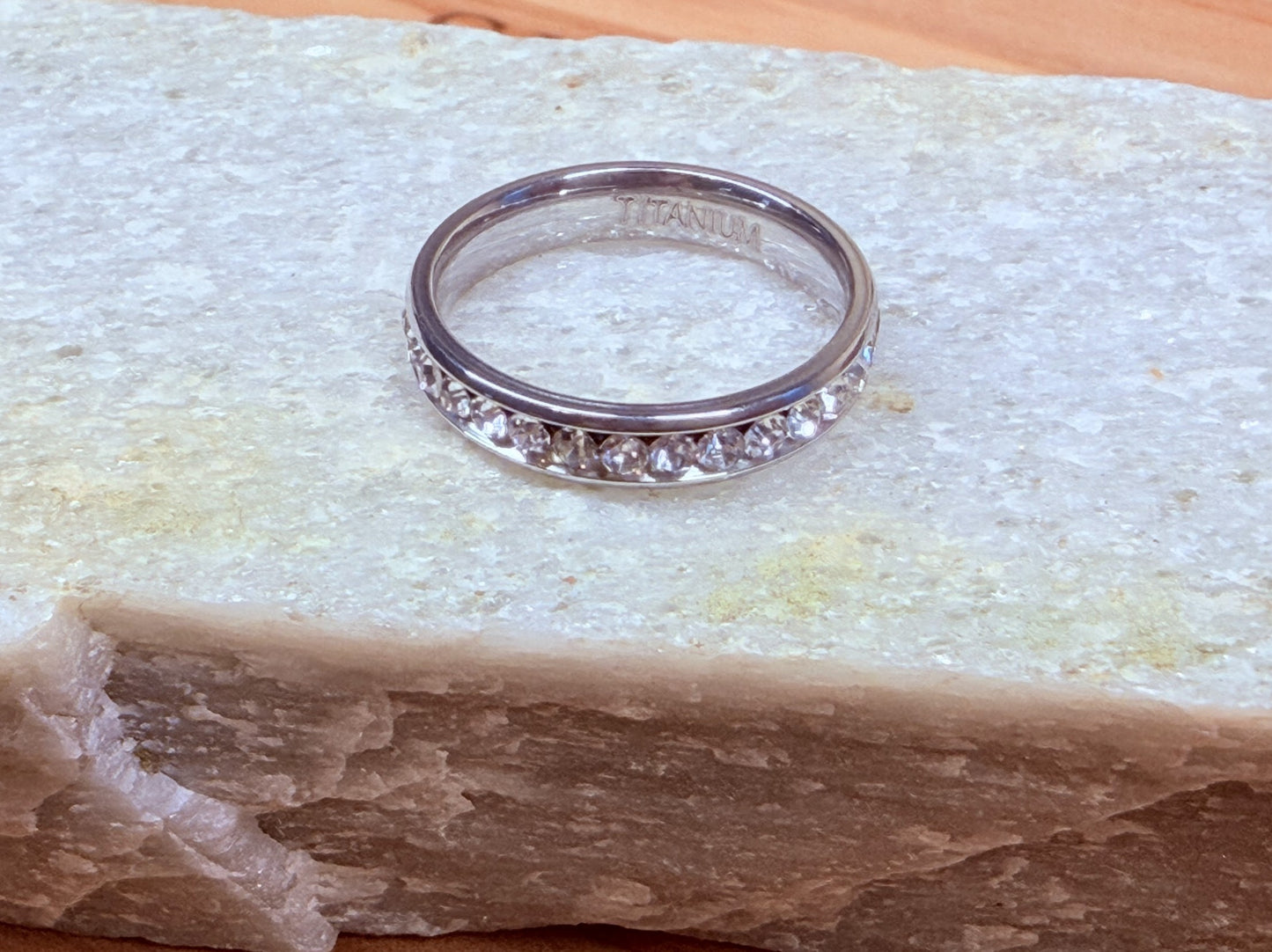 Sis & Co. Fun Jewels Collection - 1 Pcs Eternity Round Stone Ring