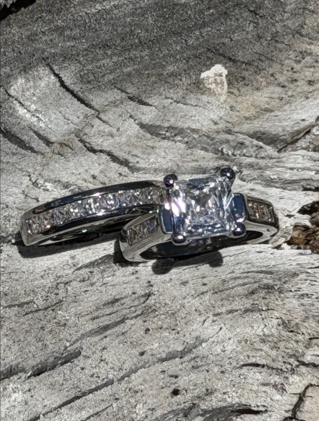 Sis & Co. Fun Jewels Collection - 2 Pcs Square Ring Set